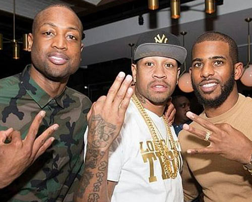 游泳世锦赛：潘展乐100自破世界纪录夺冠